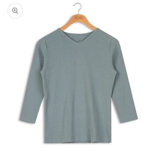 POINT 3/4 smoke blue V-NECK TOP